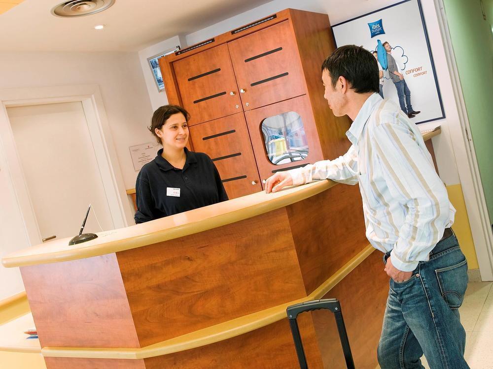 Ibis Budget Rennes Route De Saint Malo Montgermont Eksteriør billede
